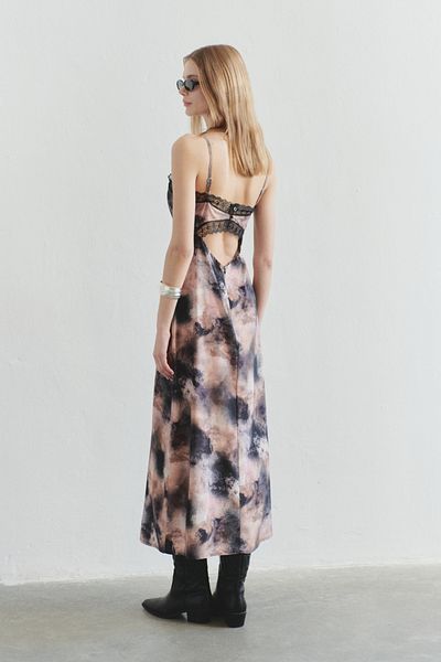 Trendyol Collection Περιορισμένης έκδοσης καφέ δαντέλα με αφηρημένο σχέδιο Maxi υφαντό φόρεμα TWOSS25EL00523