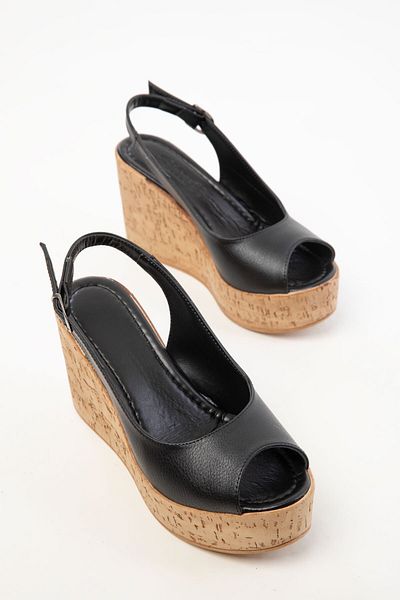 SOHO Schwarze Damenschuhe mit Keilabsatz 20435