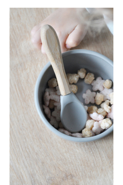 OiOi Food Spoon River Green / Powder Gray