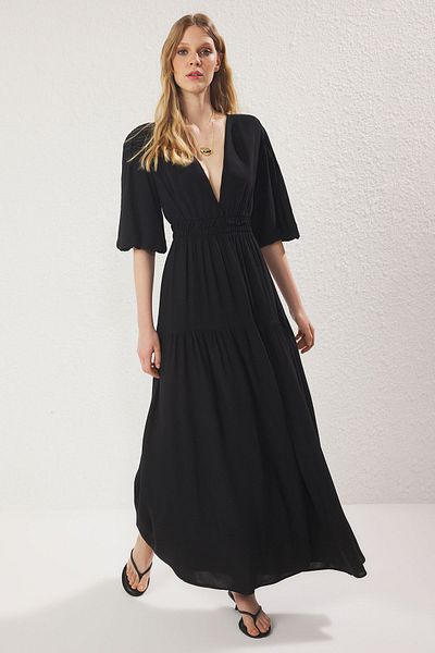 Trendyol Collection Schwarzes, gerades, gewebtes Maxikleid TWOSS25EL00776