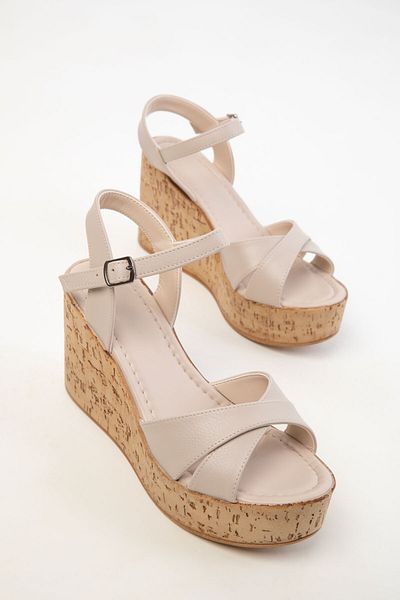 SOHO Beige Damenschuhe mit Keilabsatz 20432