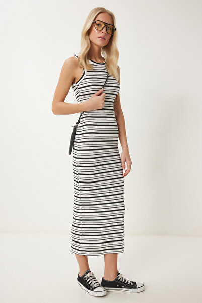 Happiness İstanbul Дамска лятна миди плетена рокля на райе в черно и бяло UB00337