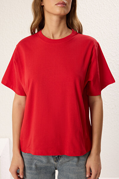 Trendyol Collection Red 100% Thick Cotton Stitch Detail Relaxed/Rahar Fit Knitted T-Shirt Twoss25Ts00066