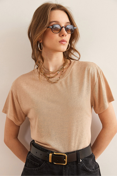 Olalook Γυναικείο μπλουζάκι με μπλουζάκι με λαιμόκοψη με λαιμόκοψη σε μπεζ χρώμα TSH- 19000860