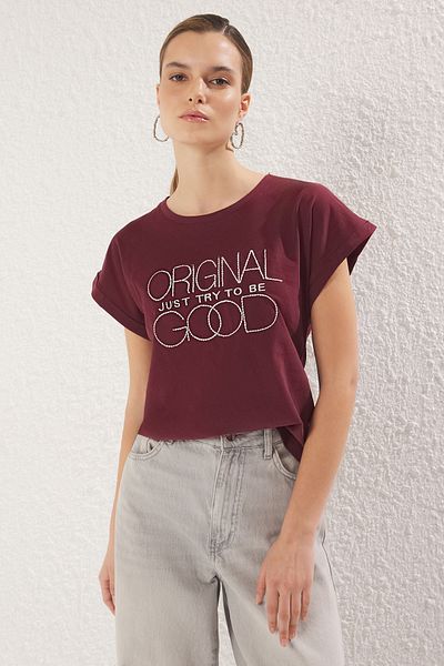 Trendyol Collection Tricou cu slogan brodat roșu Claret - TWOSS25TS00129