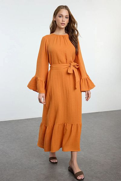 Trendyol Modest Musselinkleid mit gerüschtem Kachelrock - TCTSS24EB00255