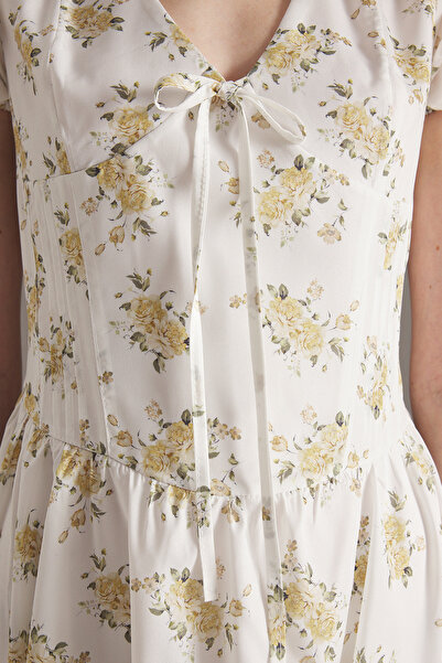 Trendyol Collection Λευκό Floral Κοντό / Μίνι Υφαντό Φόρεμα TWOSS25EL00789