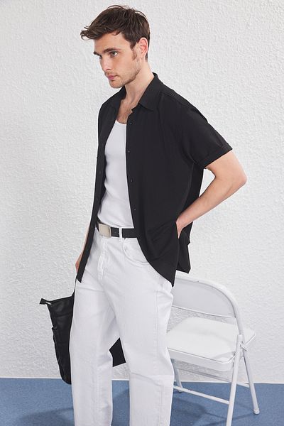 Trendyol Collection Черна широка ежедневна мъжка риза с нормална кройка TMNSS25GO00076