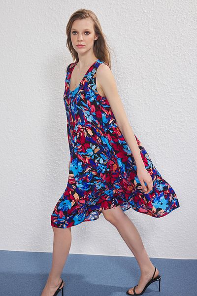 Trendyol Collection Rochie midi țesută cu decolteu în V, cu model floral albastru TWOSS25EL00767