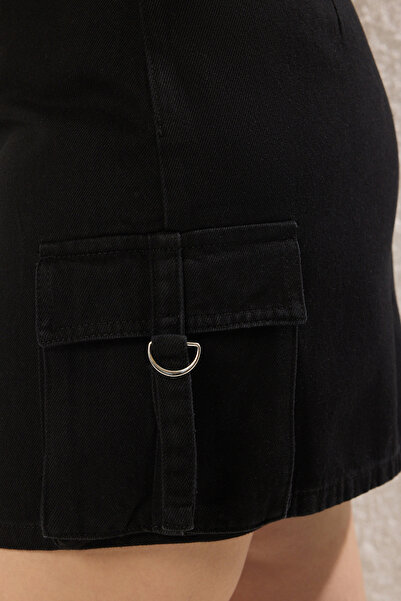 Trendyol Curve Чорна джинсова спідниця з карго TBBSS23AZ00057