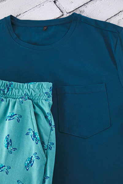 Trendyol Collection Σετ πιτζάμες Petrol Slim Fit με σχέδιο χελώνας με πλεκτό σορτς TMNSS25PT00012