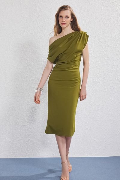 Trendyol Collection Ölgrünes Midi-Strickkleid mit Bügel-/Drapierungsdetails