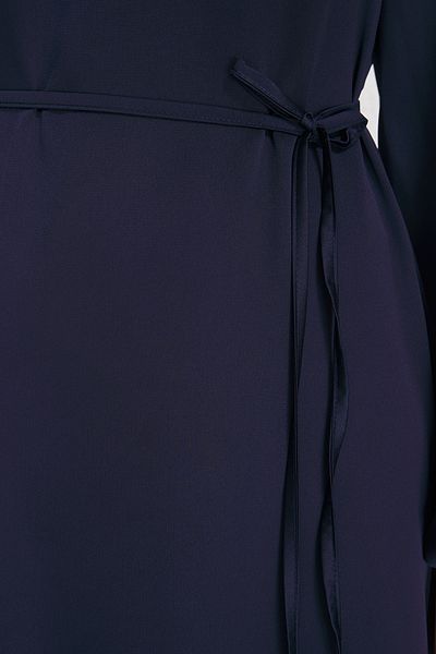 Trendyol Modest Saténové večerní šaty s krajkou v námořnické modré TCTSS25EB00136