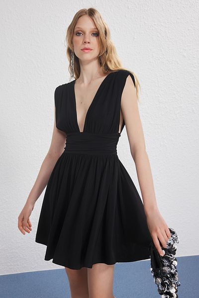 Trendyol Collection Černé pletené mini večerní šaty s rozepínáním v pase Noční šaty TPRSS25EL00291
