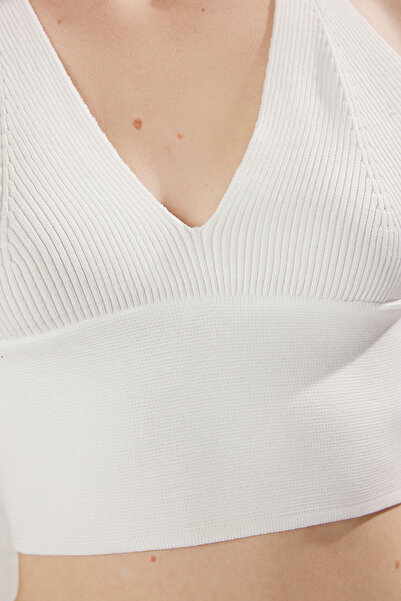 Trendyol Collection Ecru Super Crop Back Detailed Thin Blouse Twoss22Bz0760