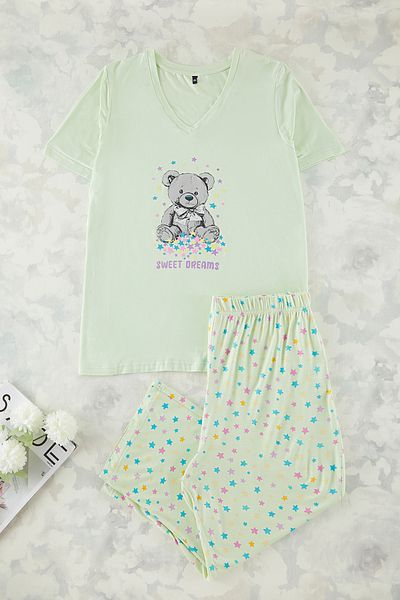 Trendyol Curve Mintgrünes Capri-Viskose-Strickpyjama-Set mit Teddybär- und Sternmuster und V-Ausschnitt TBBSS25AI00068