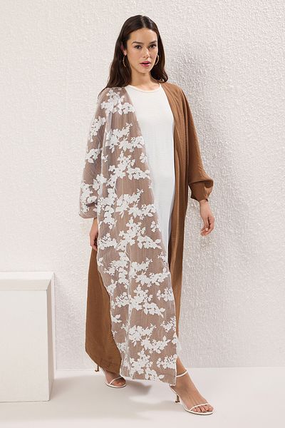 Trendyol Modest Braune, detaillierte gewebte Kappe aus Organza und Ferace TCTSS25KF00001