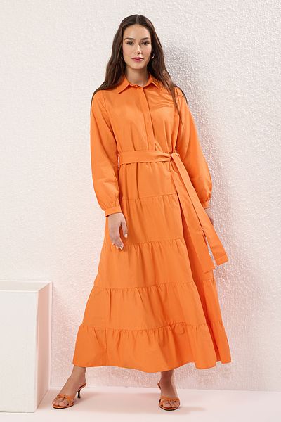 Trendyol Modest Orangefarbenes, gewebtes Baumwollkleid mit Gürtelrock und Lagen TCTSS25EB00112