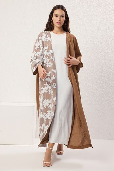 Trendyol Modest Braune, detaillierte gewebte Kappe aus Organza und Ferace TCTSS25KF00001