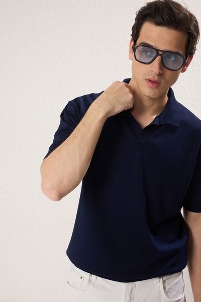 Trendyol Collection Темно-синя звичайна футболка-поло TMNSS25PO00008