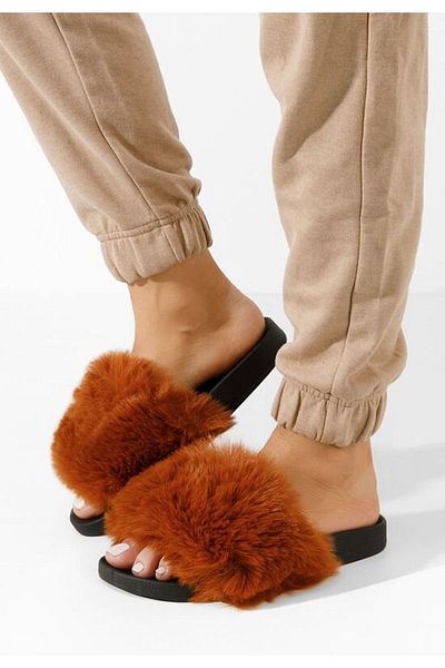 B T Shoes Women's camel slippers Aleosa