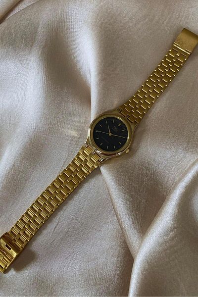 Q&Q Gold Yellow Color Stainless Steel Band Original Vintage Men Wrist Watch