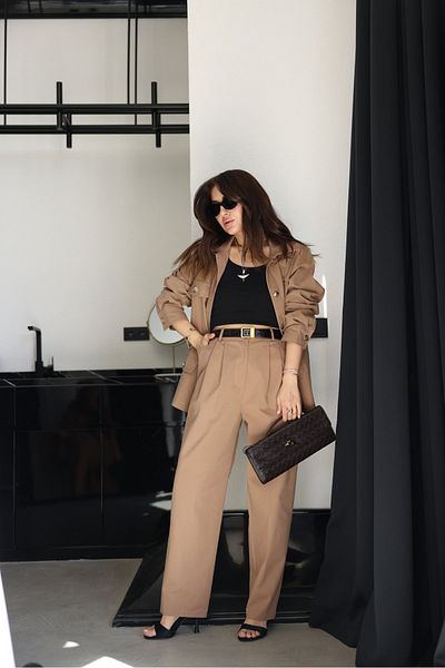 Özge Özgenç Pleated Carrot Trousers