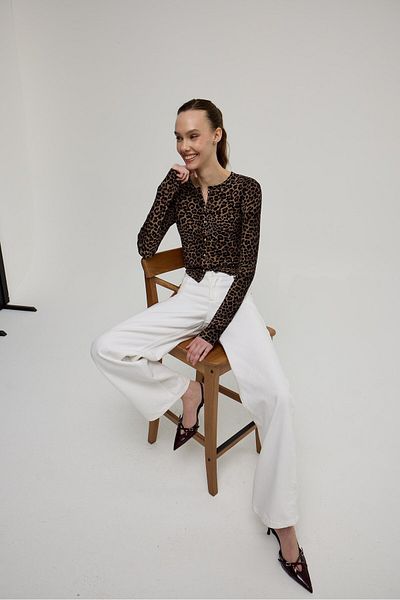 TUBİA Cardigan crop cu nasturi aurii cu model leopard de damă