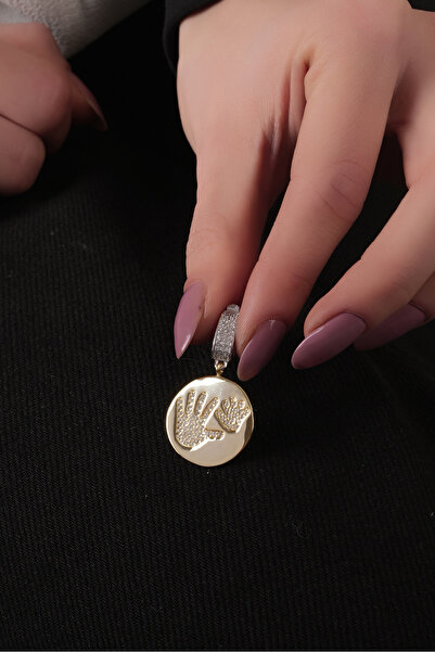 SUNSHINE 925 Ayar Gümüş, Gold ve Rodyum Kaplamalı Anne ve Bebek Eli Tasarım Beyaz Taşlı Charm Kolye Ucu,