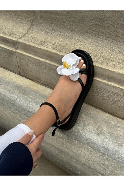 ERVANIN BUTİĞİ Siyah Cilt (Flow) Çiçek Detaylı Kadın Sandalet
