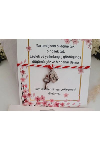 Minnoş Dükkan سوار Marteniçka مع هدية