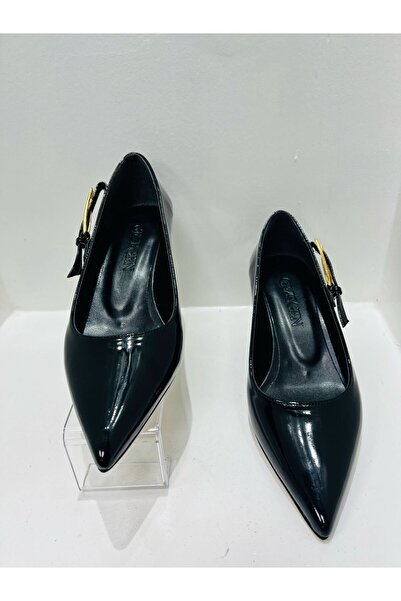 LÜKSERA Parlak Siyah Rugan Stiletto – Şık ve Zarif Topuklu Ayakkabı