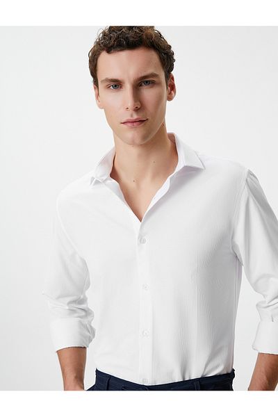 Koton Slim-Fit-Hemd mit halbem italienischem Kragen, geknöpft und strukturiert