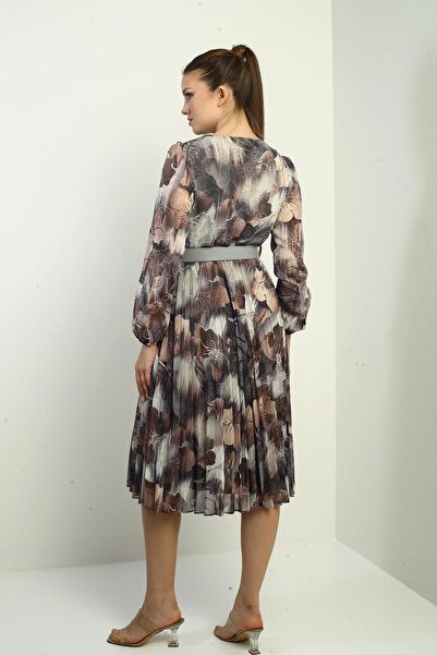 By Saygı Дамска плисирана миди рокля от шифон с двойни закопчавания и колан, подплата и флорални мотиви