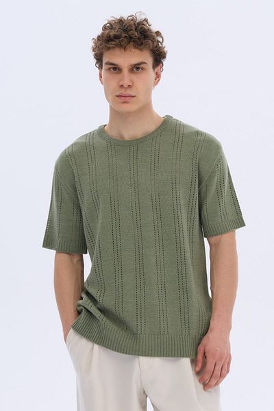 İLKCET MODA Ανδρικό πλεκτό μπλουζάκι με λεπτομέρεια με τρύπα