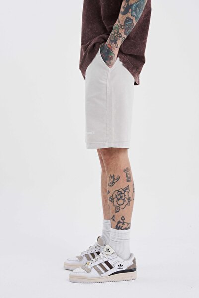 Machinist Ανδρικό πολυτελές Basic Washed Relaxed ανοιχτό μπεζ σορτς με στίγματα