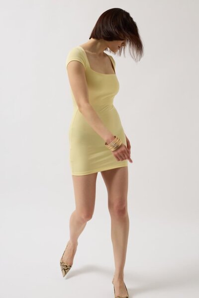 JANES Mini rochie decoltată cu detaliu fereastră