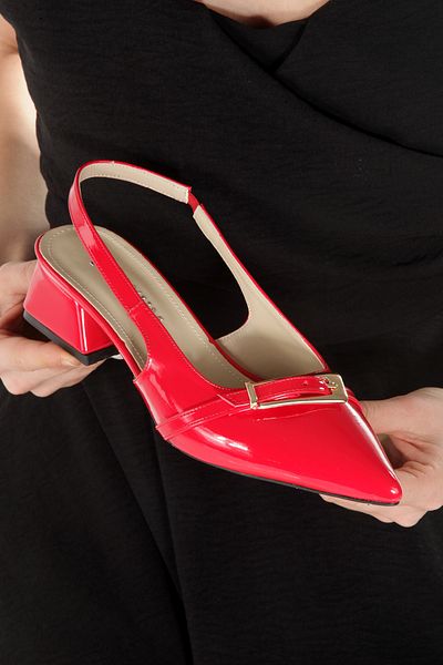Ayakkabı Podyumum '' Carol'' Red Patent Leather Pointed Toe Back Open Buckle Detailed 3 cm Thick Heel New Season