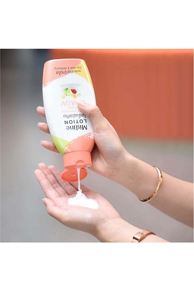 Mistine Mistine Thailand Whitening and Moisturizing Lotion with Sun Protection 150ml