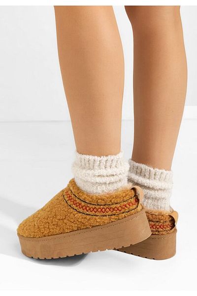 B T Shoes Women's platform clogs Cristina camel