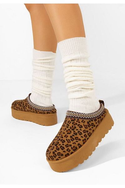 B T Shoes Comfy leopard platform slippers