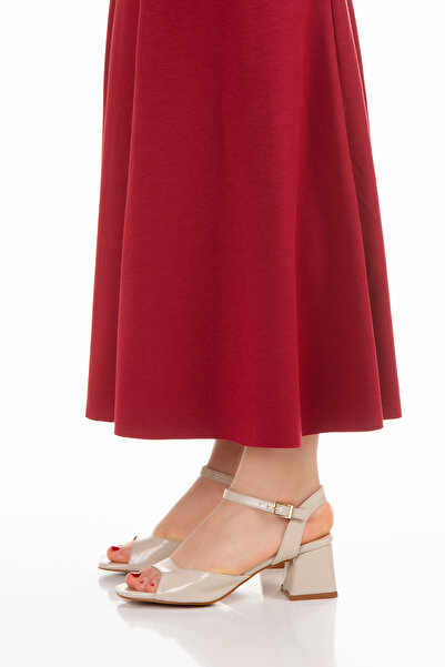 MFT AYAKKABI حذاء نسائي أنيق بكعب سميك من الجلد اللامع