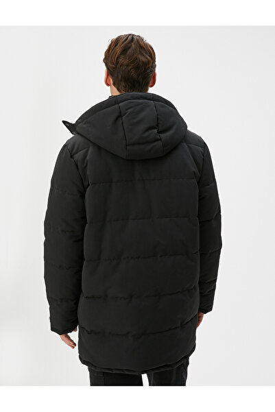 Koton Şişme Mont Kapşonlu Etiket Baskılı Cep Detaylı Fermuarlı Çıtçıt Düğmeli