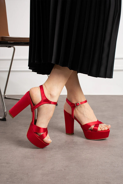 Şahnur 12 cm Yüksek Kalın Topkulu Saten Abiye Kadın Ayakkabı