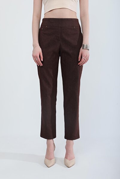 Bluewhite بنطلون جينز نسائي بخصر ليكرا وجيوب جانبية - بني