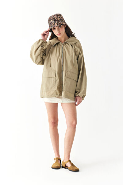 Mudo معطف واق من المطر قصير بغطاء للرأس