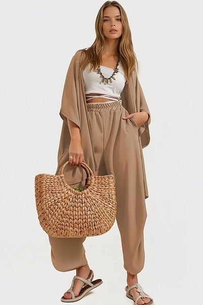 VAGGON Women's Camel Leg Pants and Jacket, Self-Textured & Slit Double Suit