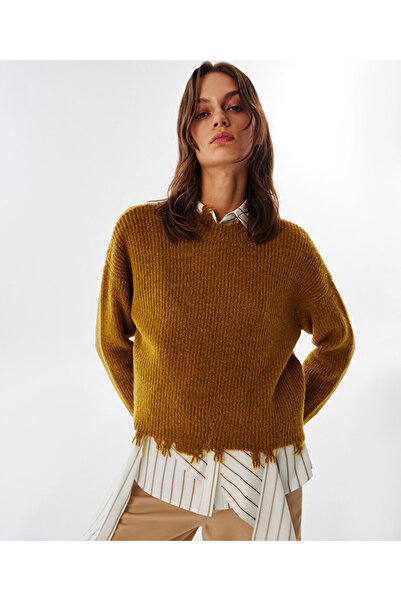 Twist Vintage Detailed Sweater