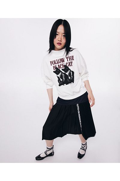 Twist High Collar Printed Sweatshirt