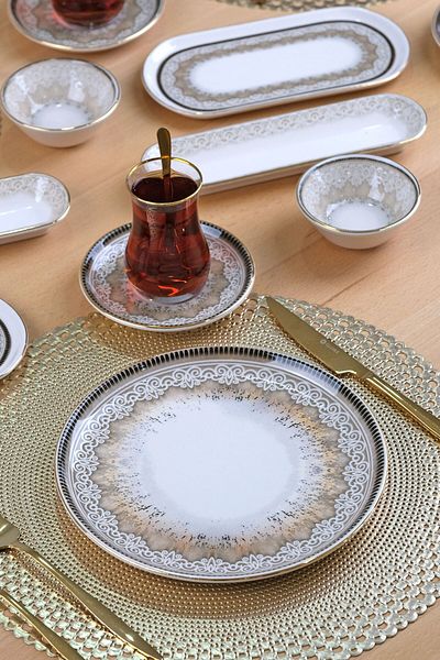 Glore Asia Latte 32 Piece 6-Person Gold Gilded Ceramic Breakfast Set